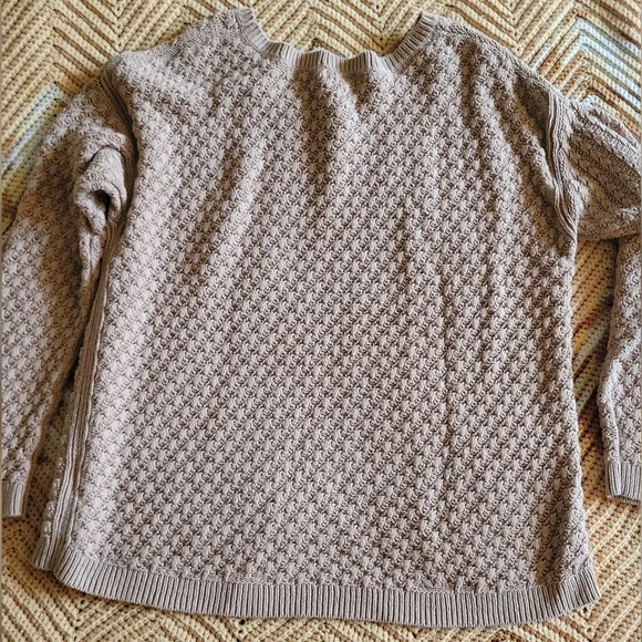 Old Navy Beige Sweater - Picture 5 of 5